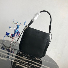 PRADA 프라다 토트&숄더백  1BC076
