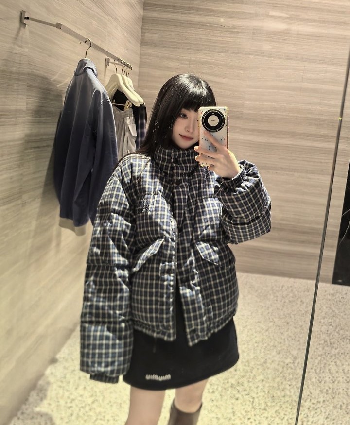 MIUMIU 미우미우 체크 리버시블 패딩